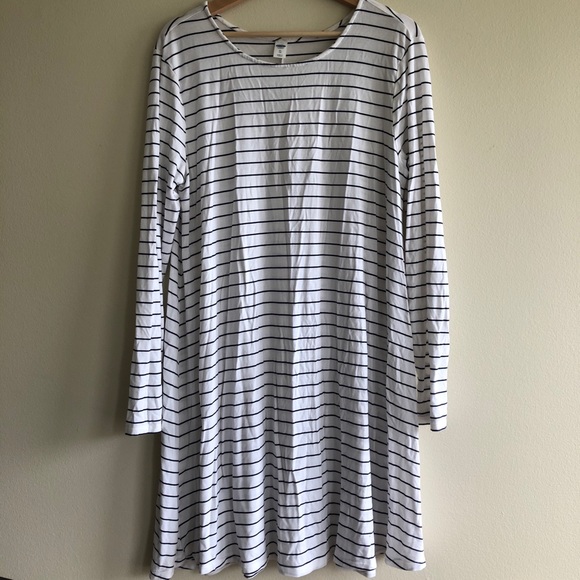 Old Navy Dresses & Skirts - Old Navy Black and White Striped Swing Dress